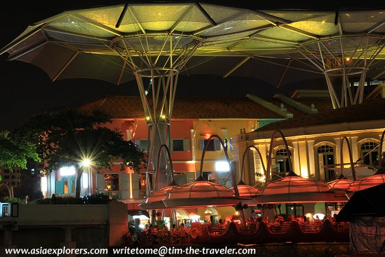 Another view of the Clarke Quay canopy