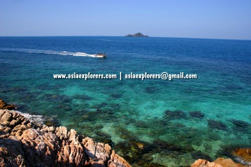 Emerald waters of Pulau Rawa, Malaysia