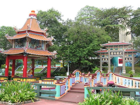 Gates and pavilions at Haw Par Villa Gates and pavilions at Haw Par Villa