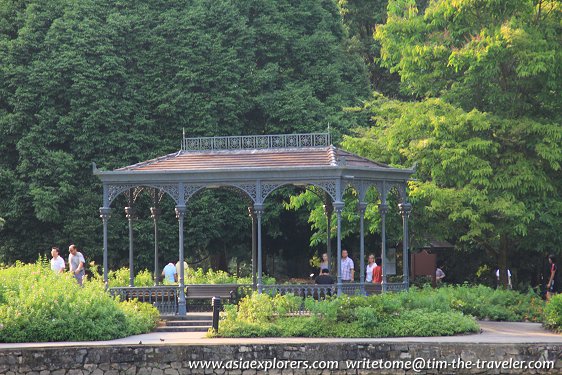 A gazebo at Swan Lake, Singapore Botanic Gardens A gazebo at Swan Lake, Singapore Botanic Gardens