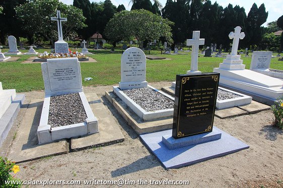 Grave of the three Sungai Siput plantation owners, whose death brought the Malayan Emergency Grave of the three Sungai Siput plantation owners, whose death brought the Malayan Emergency