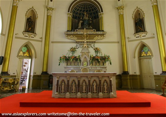 Altar of the Holy Rosary Church Altar of the Holy Rosary Church