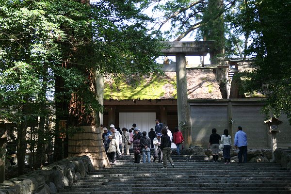 Worshippers approaching the Inner Shrine of the Ise Grand Shrine