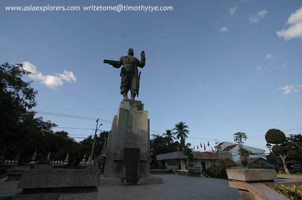 King Sisavang Vong Monument, Vientiane