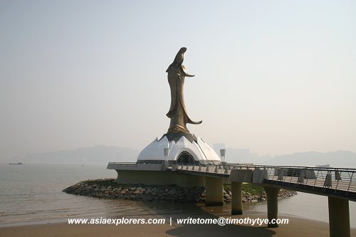 Kun Iam Statue