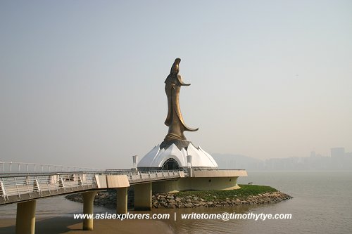 Kun Iam Statue