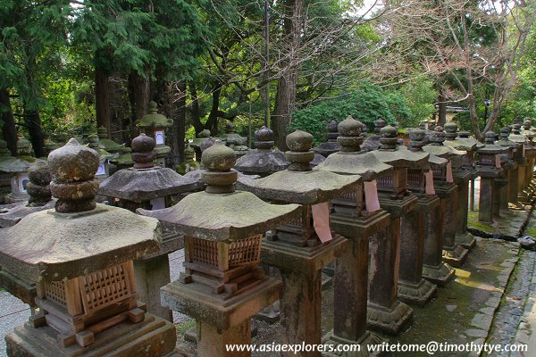 Stone lanterns at Kasuga Grand Shrine Stone lanterns at Kasuga Grand Shrine