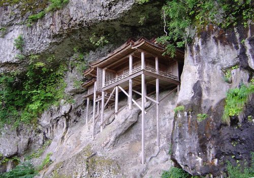 Mitokusan Nageiredo Temple, Tottori Prefecture Mitokusan Nageiredo Temple, Tottori Prefecture