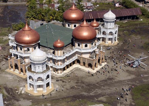 Mosque at Meulaboh Village, northern Sumatra, after the tsunami