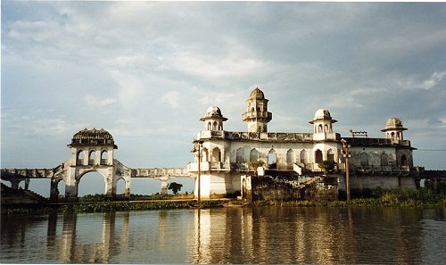 Neermahal Palace on Rudrasagar Lake, Tripura Neermahal Palace on Rudrasagar Lake, Tripura