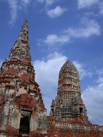 A prang and a chedi of Wat Chaiwattanaram A prang and a chedi of Wat Chaiwattanaram