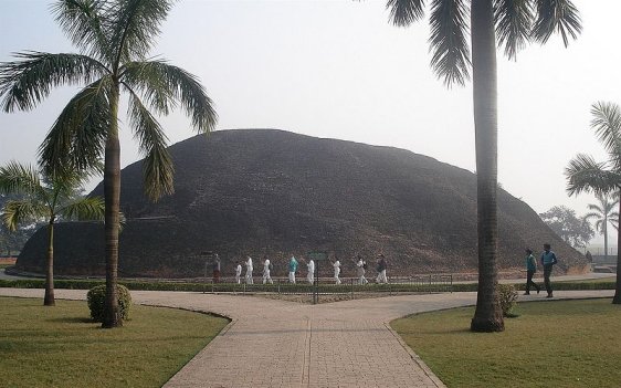Ramabhar Stupa, Kushinagar, built on the cremation site by the Malla tribesmen to encase a portion of Buddha's ashes Ramabhar Stupa, Kushinagar, built on the cremation site by the Malla tribesmen to encase a portion of Buddha's ashes