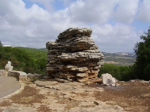 Rock formation in Kisra, Upper Galilee Rock formation in Kisra, Upper Galilee