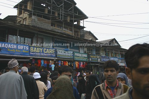 Shopping, Srinagar style