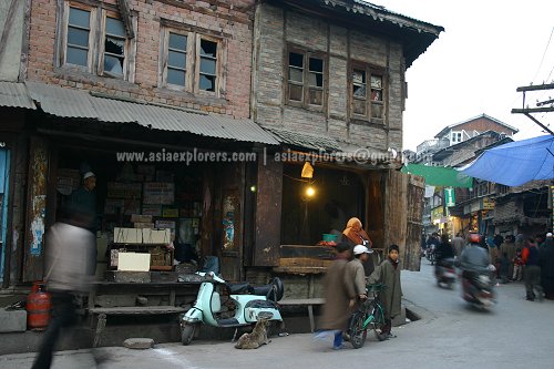 Srinagar street scene