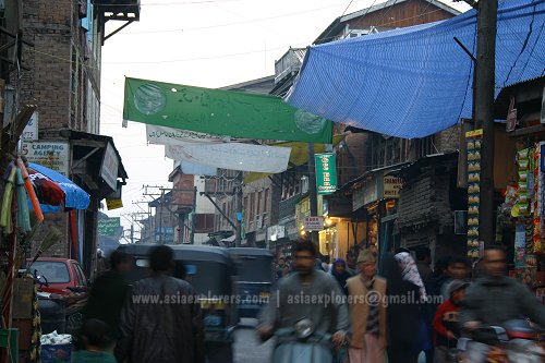 Street scene in Srinagar