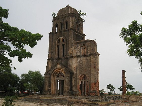 Ruins of Tam Toa Church in Dong Hoi