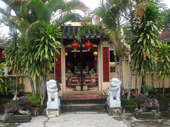 Temple in Ha Tien Temple in Ha Tien