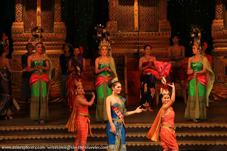 Thai Revue Performance, Nong Nooch