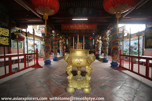 Inside Tin Hin Kong Temple