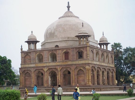 Tomb of Khusrau Mirza, Allahabad Tomb of Khusrau Mirza, Allahabad