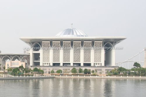 Tuanku Mizan Zainal Abidin Mosque