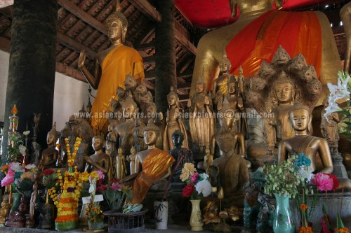 Buddha images in Wat Wisunalat