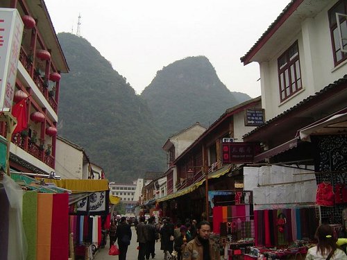 Yangshuo town along the Lijiang River in Guangxi